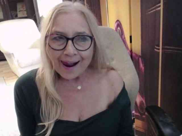 Model: BlondeSofia
