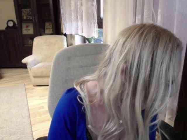 BlondeSofia webcam