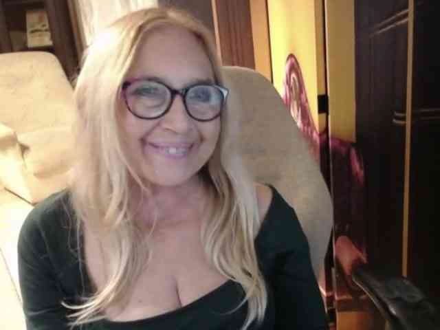 Model: BlondeSofia