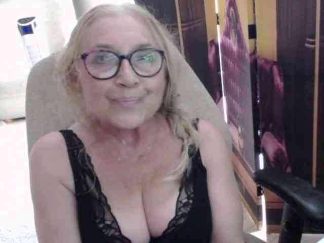 Model: BlondeSofia