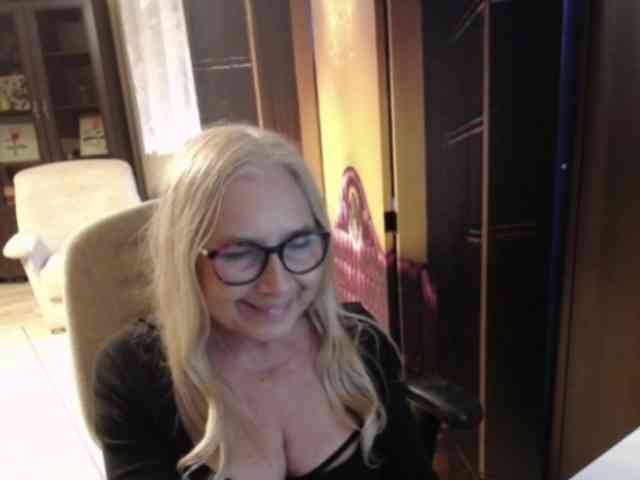 Model: BlondeSofia