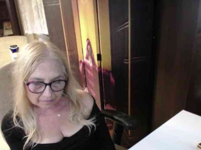 Model: BlondeSofia