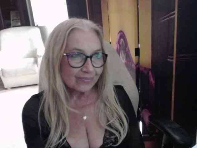 Model: BlondeSofia