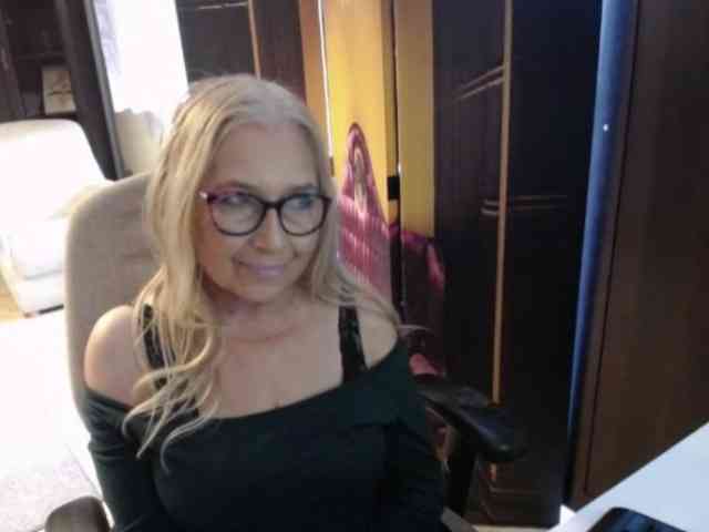 Model: BlondeSofia