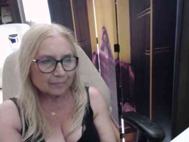 Model: BlondeSofia