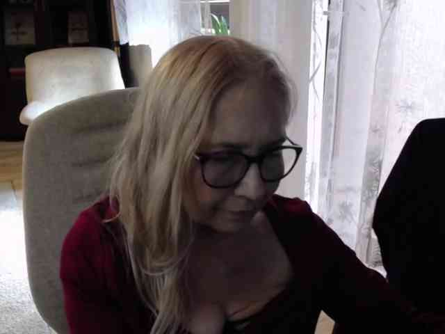 Model: BlondeSofia