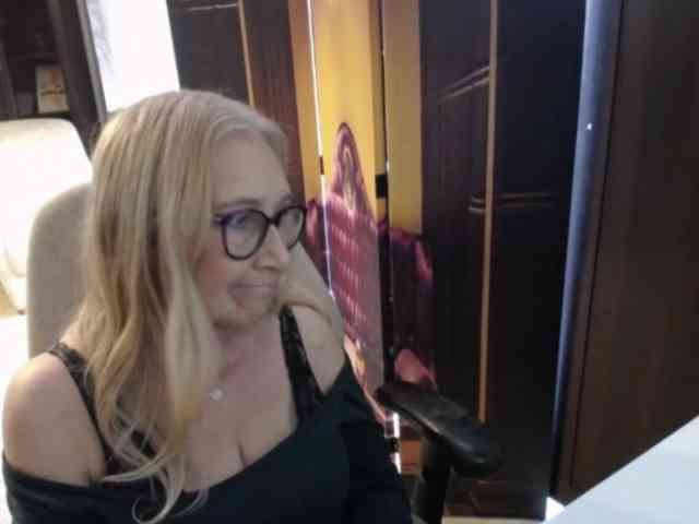 Model: BlondeSofia