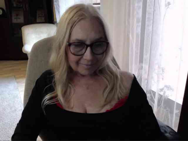 Model: BlondeSofia