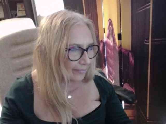 Model: BlondeSofia