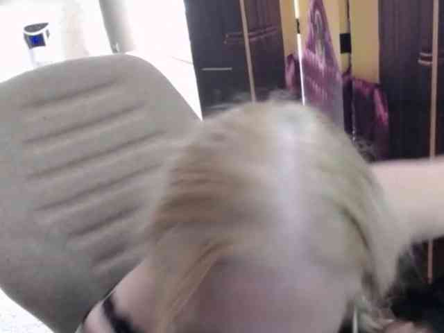 BlondeSofia webcam