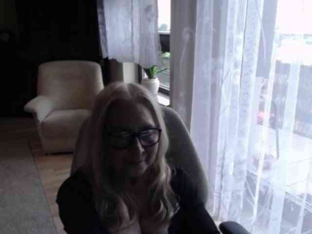 Model: BlondeSofia