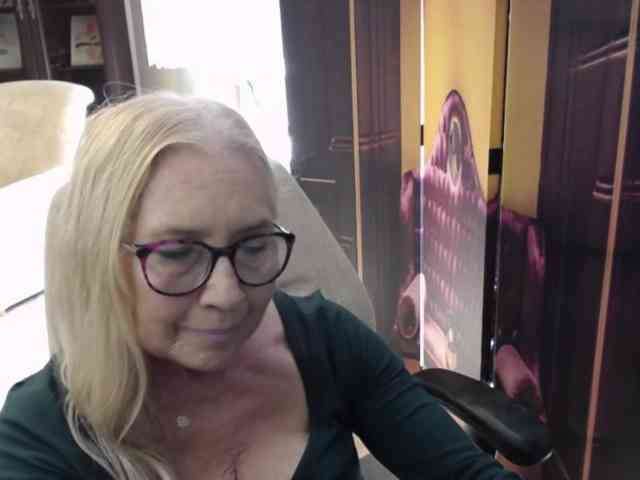 Model: BlondeSofia