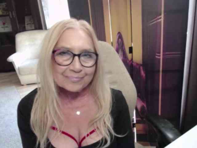 Model: BlondeSofia