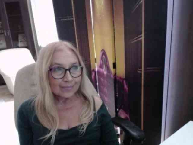 BlondeSofia webcam