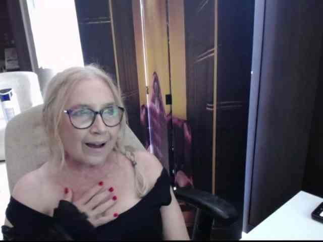 Model: BlondeSofia