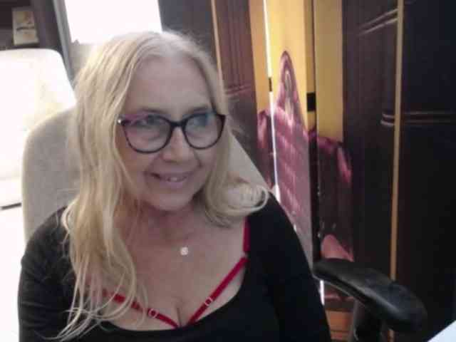 Model: BlondeSofia