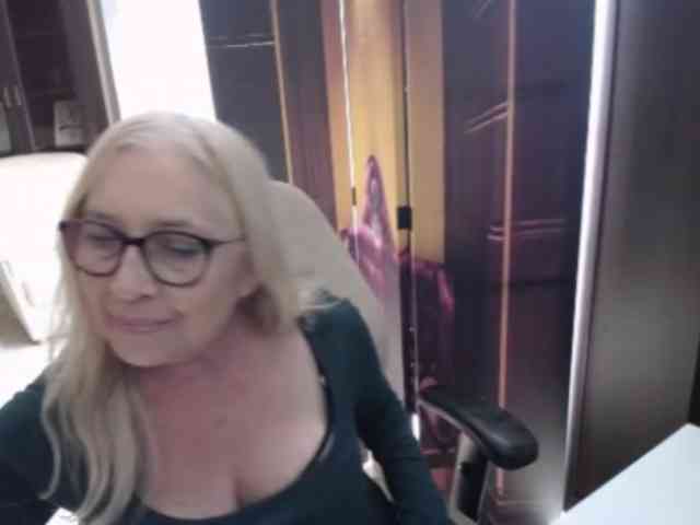Model: BlondeSofia
