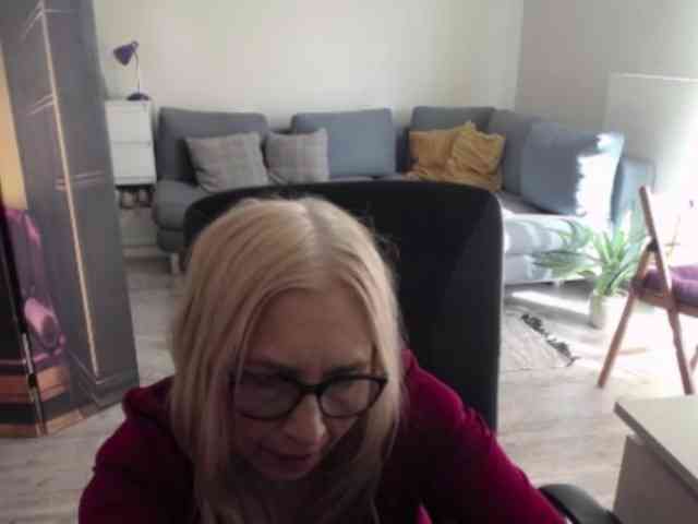 BlondeSofia webcam