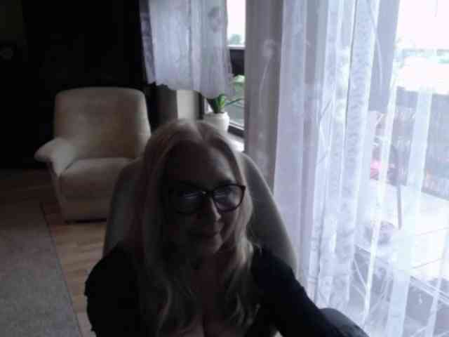 Model: BlondeSofia