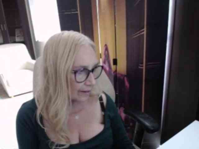 Model: BlondeSofia