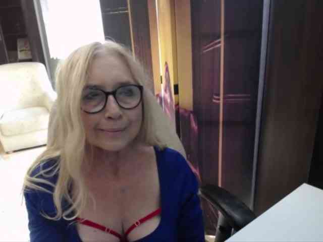 Model: BlondeSofia