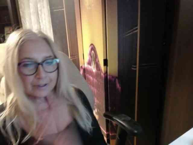 Model: BlondeSofia