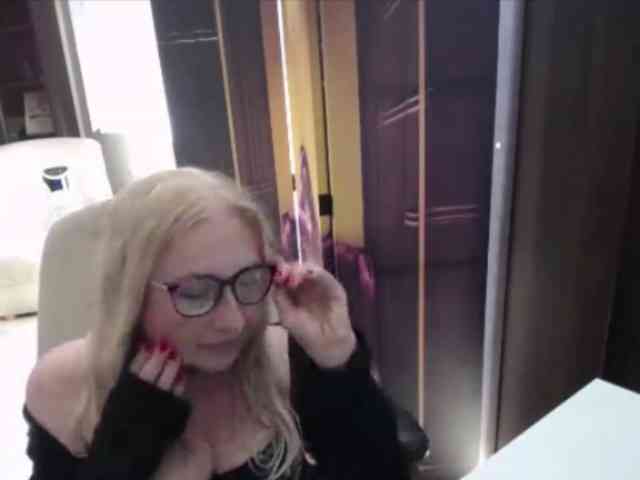 Model: BlondeSofia