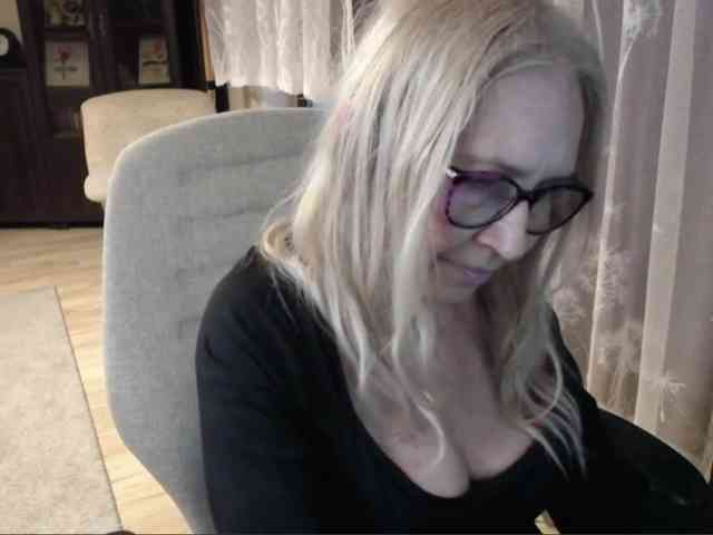 Model: BlondeSofia