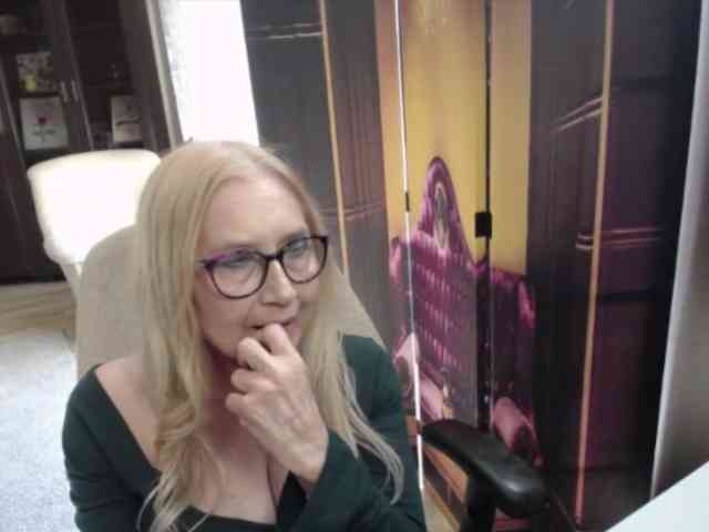 Model: BlondeSofia
