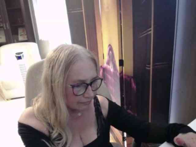 Model: BlondeSofia