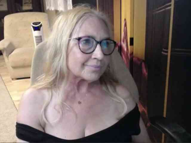 Model: BlondeSofia