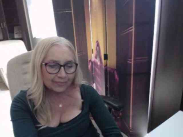 Model: BlondeSofia