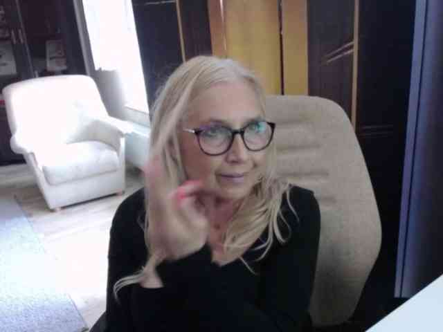BlondeSofia webcam
