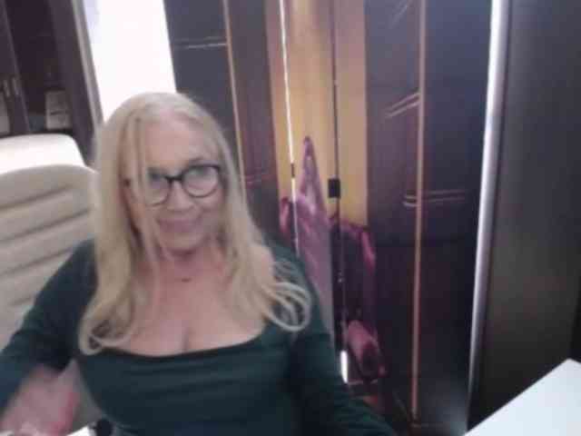 Model: BlondeSofia