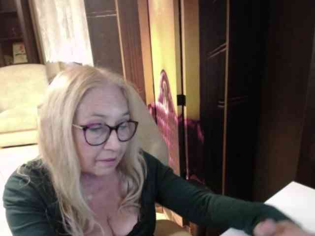 Model: BlondeSofia