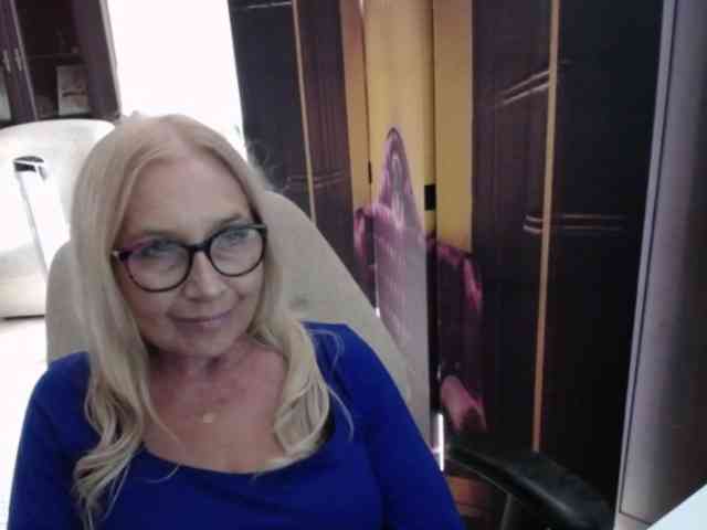 Model: BlondeSofia