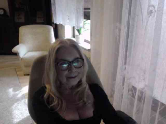 Model: BlondeSofia