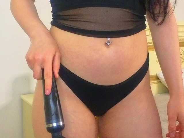 EnricaElis's BongaCams show and profile