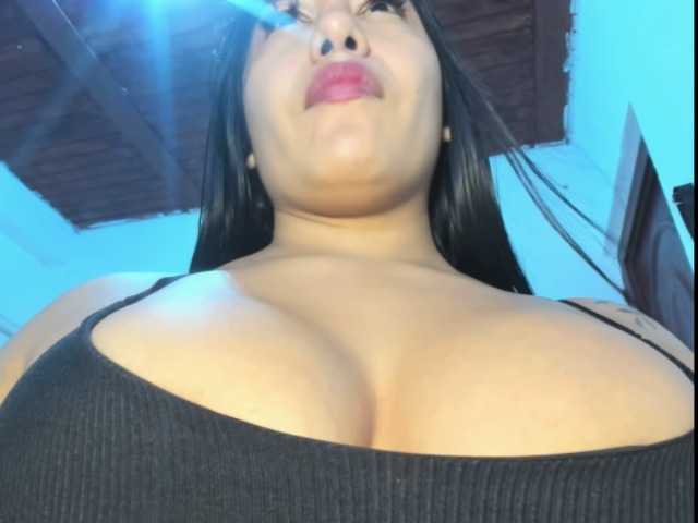 Marianadeepthoat live cam on BongaCams