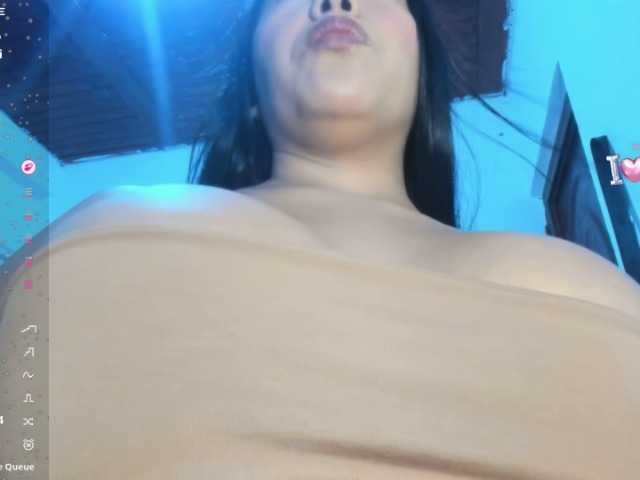 Marianadeepthoat live cam on BongaCams