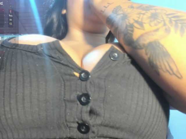 Marianadeepthoat live cam on BongaCams