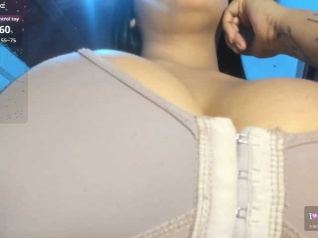Marianadeepthoat live cam on BongaCams