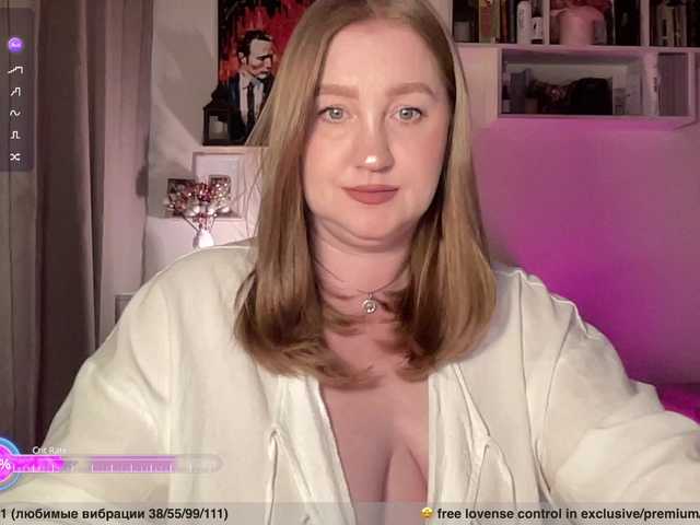PusssyJuicy live webcam show