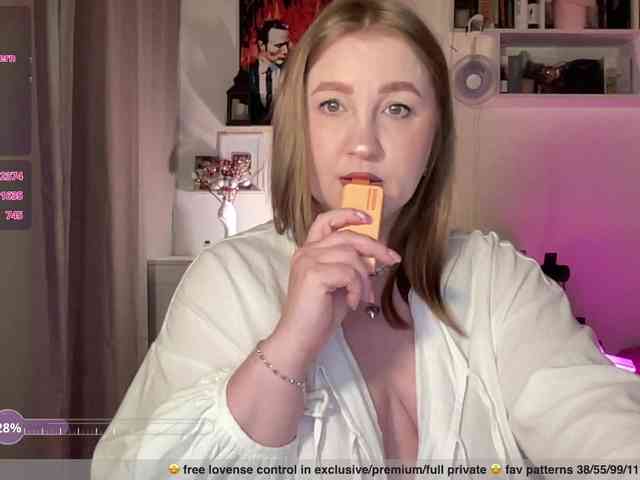 PusssyJuicy webcam