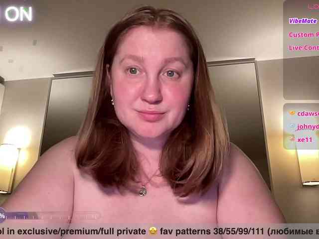 PusssyJuicy webcam