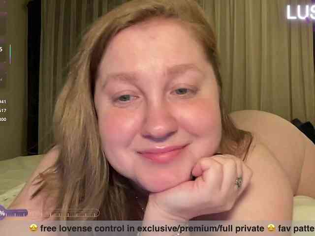 PusssyJuicy webcam