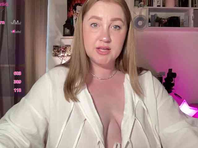 PusssyJuicy webcam