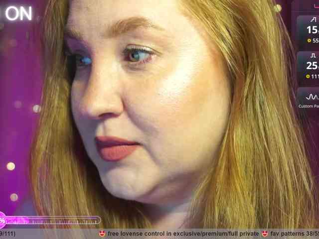 PusssyJuicy webcam