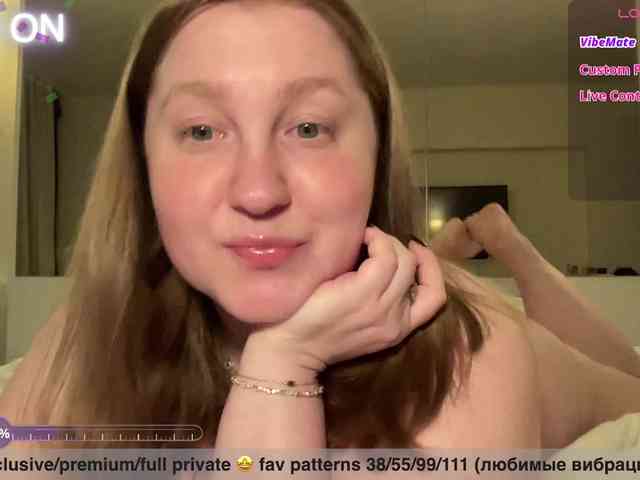 PusssyJuicy webcam