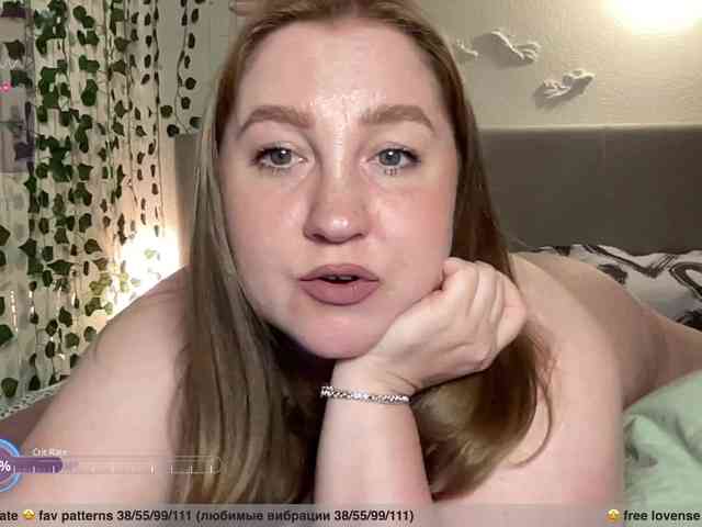 PusssyJuicy webcam